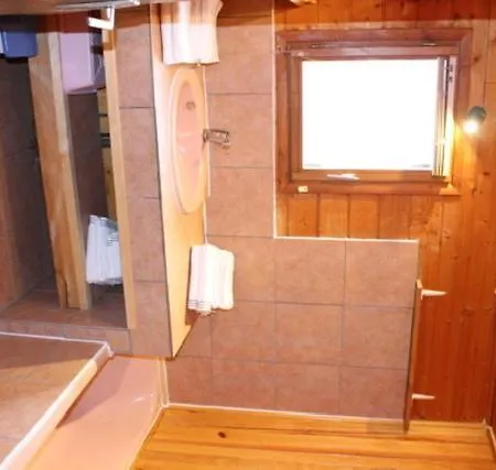 Grand Chalet Au Val D'Allos- Vue Exceptionnelle - Plein Sud בקתה